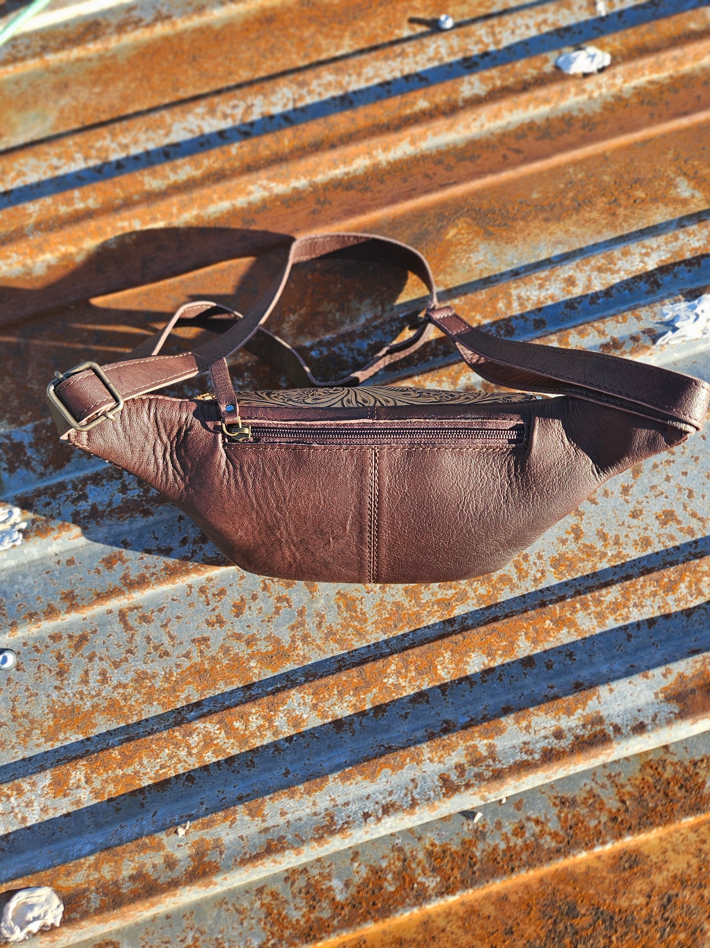 Sorlando Sling Bag